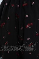画像3: axes femme POETIQUE / チェリー×ローズ刺繍ジャンパースカート M 黒 Y-26-09-03-110-AX-OP-SZ-ZY (3)