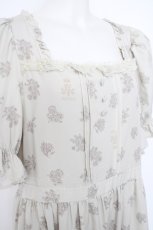 画像3: m petit by misako / NINA'S 花柄スクエアネックワンピース 4L 生成り Y-26-09-04-082-LO-OP-SZ-ZT0906A (3)