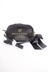 画像1: Maison de FLEUR / サテンリボンショルダーバッグ F ブラック Y-26-09-05-041-LO-BG-SZ-ZY (1)