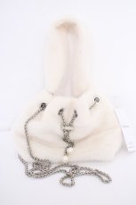 画像1: axes femme / チェーン使いファーバッグ  白 Y-26-09-05-024-AX-BG-SZ-ZY (1)
