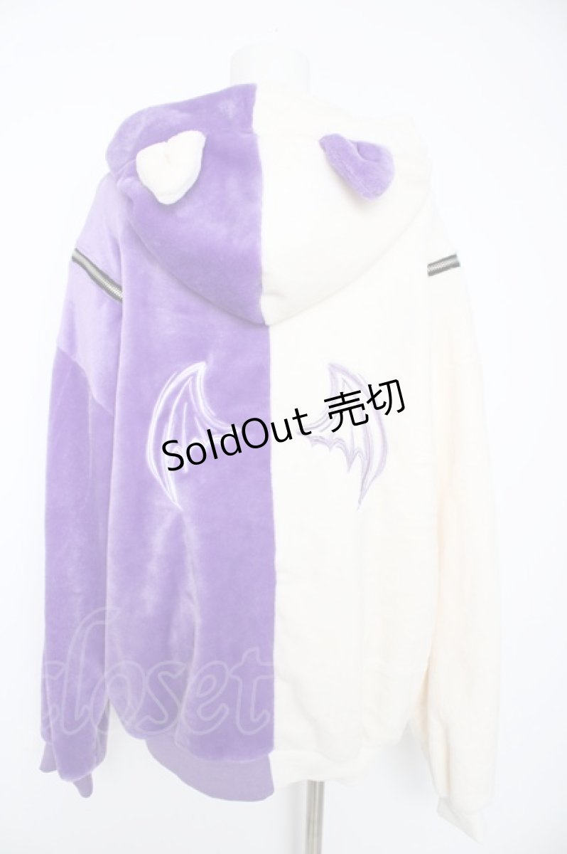 画像2: NieR Clothing / ふわもこバイカラーボアアウター  紫×白 Y-26-09-06-056-PU-CO-SZ-ZY (2)