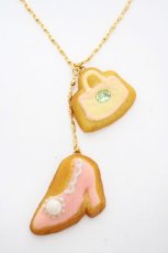 画像1: Q-pot. / ハイヒール＆バックシュガークッキーネックレス  ゴールド Y-26-09-06-003-QP-AC-SZ-ZY (1)