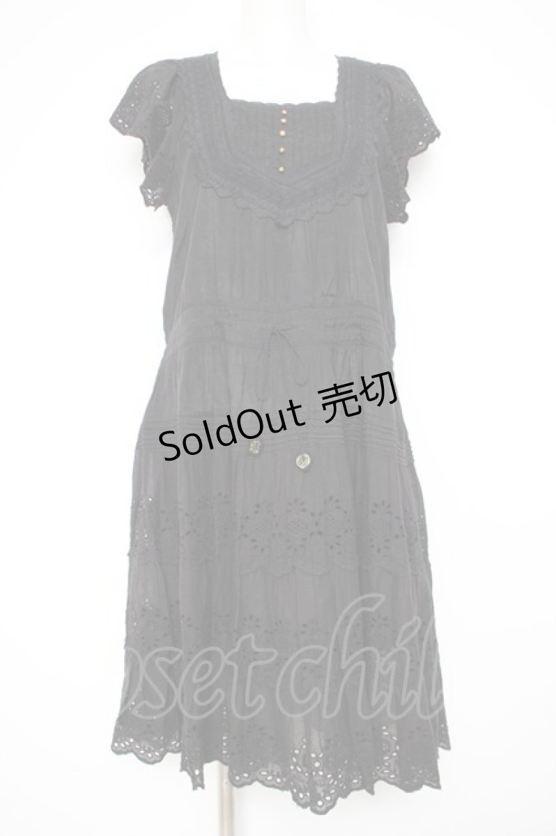 画像1: Cherir la femme / ひまわり刺繍ワンピース M 黒 Y-26-09-07-056-LO-OP-SZ-ZY (1)