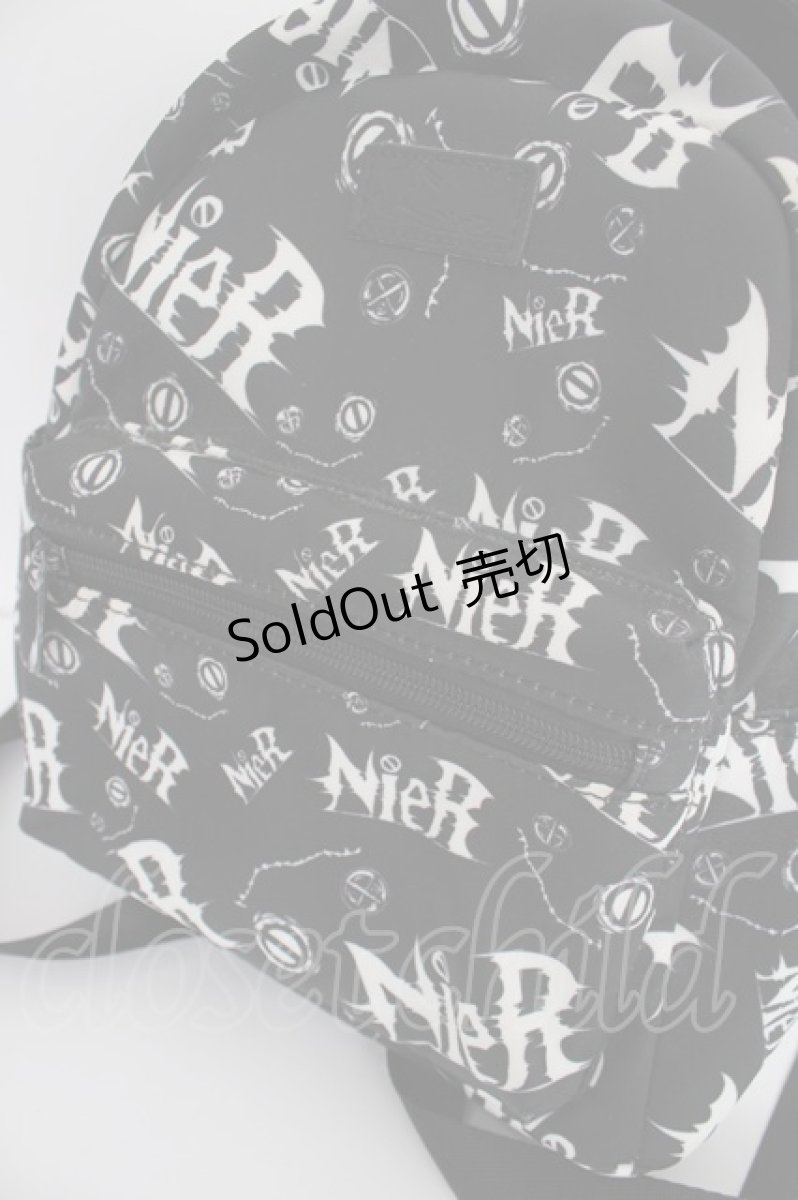 画像4: NieR Clothing / NIER FACE ×LOGO リュック  黒 Y-26-09-07-013-PU-BG-SZ-ZY (4)