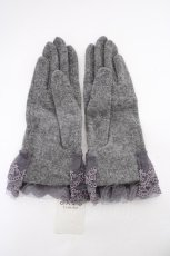 画像2: axes femme / カメオ付リボンフリル手袋  グレー Y-26-09-08-006-AX-BL-SZ-ZY (2)