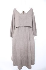 画像1: Maison de FLEUR Petite Robe canone / 礼拝に向かうワンピース  ベージュ Y-26-09-10-124-LO-OP-SZ-ZY (1)