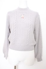 画像1: an another angelus / カメオ風ローズ刺繍ニットプルオーバー  グレー Y-26-09-13-037-CA-TO-SZ-ZY (1)