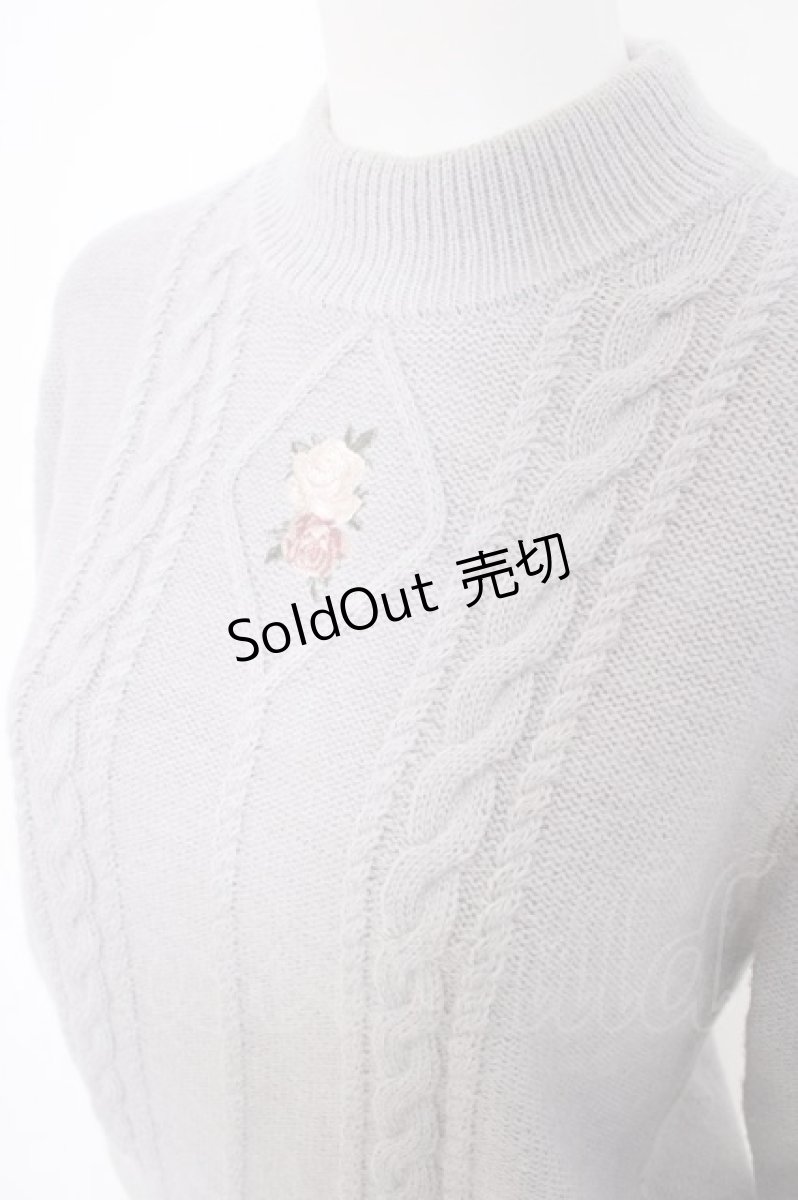 画像3: an another angelus / カメオ風ローズ刺繍ニットプルオーバー  グレー Y-26-09-13-037-CA-TO-SZ-ZY (3)