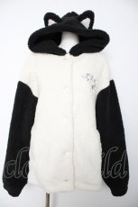 画像1: NieR Clothing / 耳付きフードバイカラーボアアウター F 白×黒 Y-26-09-13-075-PU-CO-SZ-ZY (1)