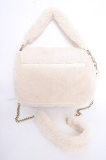 画像2: Maison de FLEUR / ダブルリボンファーフラップバッグ F アイボリー Y-26-09-13-014-LO-BG-SZ-ZY (2)