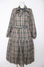 画像1: axes femme / バラ刺繍ボウタイチェックワンピース M ベージュ Y-26-09-14-077-AX-OP-SZ-ZY (1)