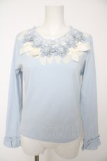 画像1: axes femme / フラワーモチーフテレコカットソー M サックス Y-26-09-14-043-AX-TO-SZ-ZY (1)
