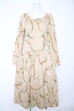 画像1: INGEBORG / 鈴蘭柄カットワンピース  ベージュ Y-26-09-20-069-LO-OP-SA-ZY (1)