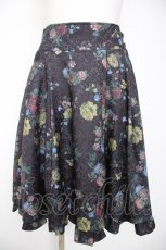 画像1: axes femme kawaii / クラシックブーケ柄スカート M 黒 Y-26-09-24-083-AX-SK-SZ-ZY (1)