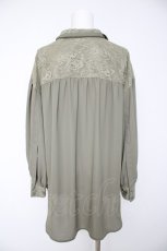 画像2: axes femme / レース重ねボリューム袖シャツ F グリーン Y-26-09-24-022-AX-BL-SZ-ZY (2)