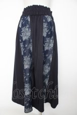 画像2: axes femme / 燕×薔薇柄パッチワークスカート F 紺 Y-26-09-25-058-AX-SK-SZ-ZY (2)