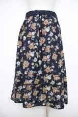 画像2: axes femme / ローズプリントフレアースカート M 紺 Y-26-09-26-043-AX-SK-SZ-ZY (2)
