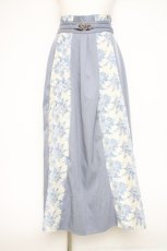 画像1: axes femme / ローズベルト付きジャカードスカート F サックス Y-26-09-26-045-AX-SK-SZ-ZY (1)