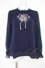 画像1: axes femme / リボン付薔薇刺繍プルオーバー F 紺 Y-26-09-26-015-AX-BL-SZ-ZY (1)