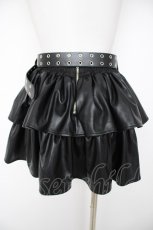 画像2: Amilige / ハトメベルト付きPUフレアスカート F 黒 Y-26-10-03-056-PU-SK-SZ-ZY (2)