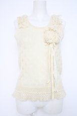 画像1: Emily Temple cute / コサージュ付きニットタンク  生成り Y-26-10-04-044-ET-TO-SZ-ZY (1)
