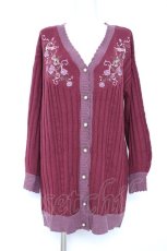 画像1: axes femme / 音楽刺繍ロングニットカーディガン F ワイン Y-26-10-04-053-AX-TO-SZ-ZY (1)