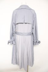 画像2: axes femme / 後ろ切り替えトレンチコート  サックス Y-26-10-04-183-AX-CO-SZ-ZY (2)