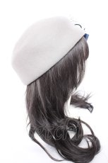 画像4: axes femme / コサージュ付きトーク帽 57.5cm グレー Y-26-10-04-017-AX-AC-SZ-ZY (4)