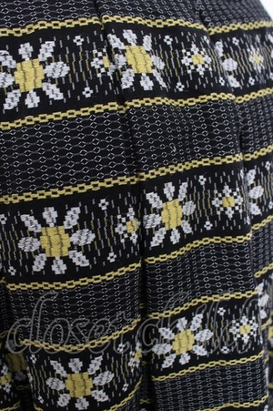 Jane Marple 膝下スカート ロゴ総柄 ブラック ウエスト調整可 美品 Jane Marple / マーガレット柄スカート M 黒 Y-26-10-04-229-JM-SK-SZ
