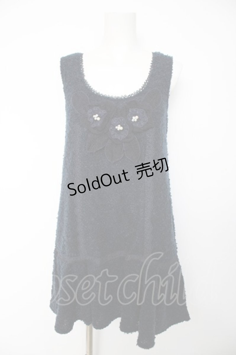 画像1: axes femme / フラワーモチーフニットノースリーブワンピース M 紺 Y-26-10-09-079-AX-OP-SZ-ZY (1)