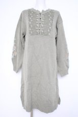 画像1: axes femme / 袖刺繍チャイナ釦ニットワンピース M グリーン Y-26-10-12-112-AX-OP-SZ-ZY (1)