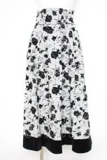 画像1: axes femme / フロッキーフラワー柄スカート F グレー Y-26-10-12-124-AX-SK-SZ-ZY (1)
