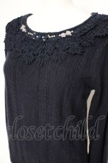 画像2: axes femme / 巻薔薇×パールデザインニット F 紺 Y-26-10-20-056-AX-TO-SZ-ZY (2)
