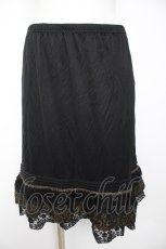 画像1: axes femme / 裾刺繍レースペチスカート M 黒 Y-26-10-26-113-AX-SK-SZ-ZY (1)
