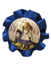 画像1: 【新品】サテンリボン付きアリスバッジ(ブルー) BC_005_B135【通信販売専用商品】 (1)