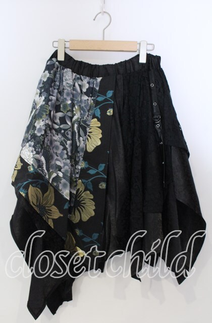 Qutie Frash / 和柄アシメスカート ブラック×ゴールド O-25-11-28-069-QU-SK-OW-OS