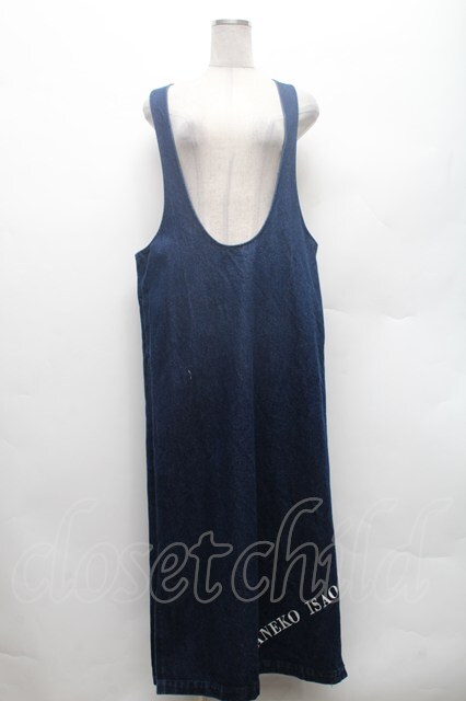 KANEKO ISAO / 裾ロゴ刺繍デニムジャンパースカート 青デニム S-26-02-26-029-EL-OP-SA-ZS