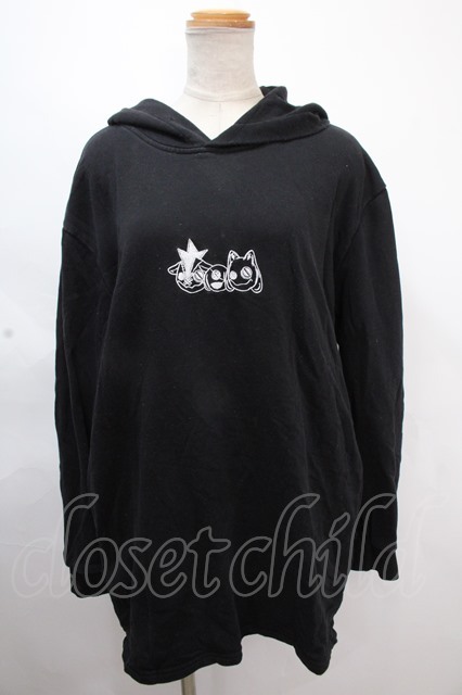 NieR Clothing / NieRちゃん刺繍プルパーカー  黒 Y-24-11-18-127-PU-TO-SZ-ZT316
