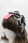 画像1: Angelic Pretty / ぷくぷくトリプルリボンカチューシャ  黒Ｘ白 I-25-11-15-120-AP-AC-SA-ZI (1)