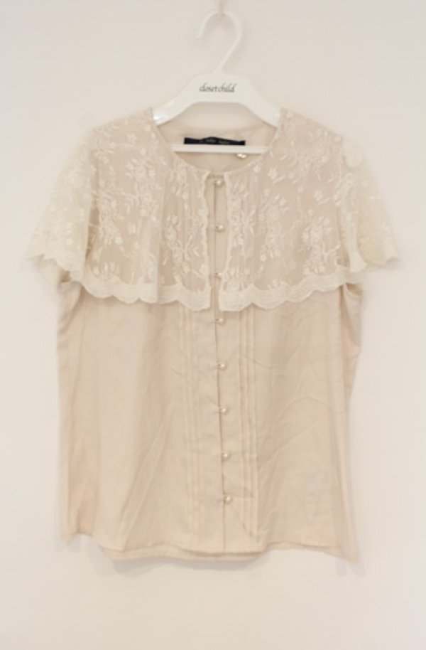 画像1: an another angelus / レースケープ衿ブラウス F アイボリー O-26-01-23-042-CA-BL-OW-ZT0127G (1)