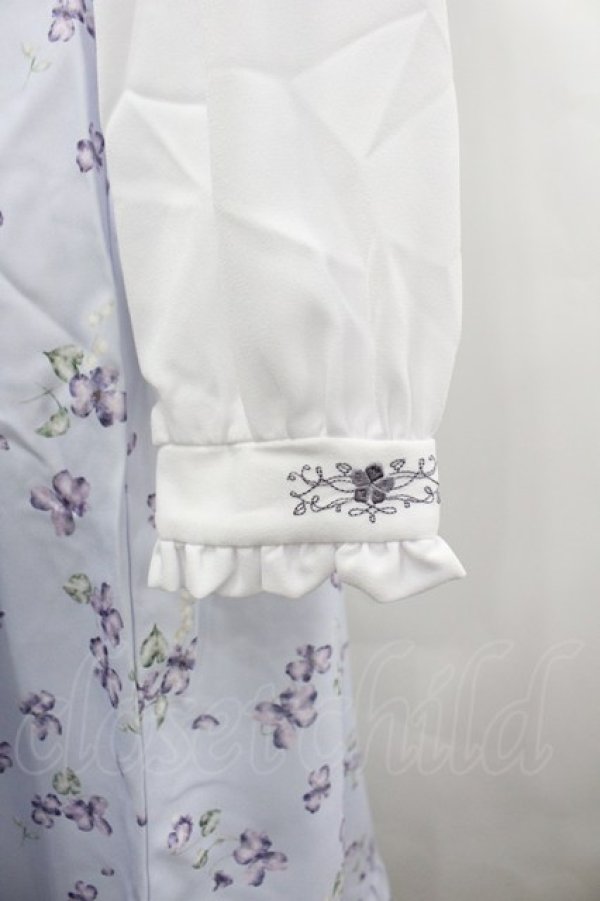 画像3: axes femme / すみれ柄セーラー襟ワンピース  サックス I-26-04-03-041-AX-OP-SA-ZI (3)