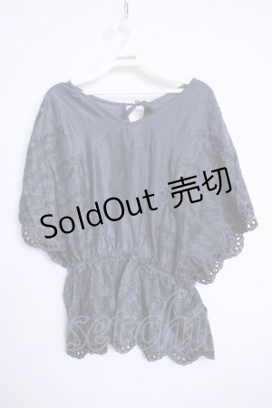 画像: 【SALE】axes femme  / 刺繍入りスカラップトップス Y-22-05-26-037-1-TO-AX-L-SZ-ZT016