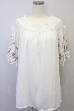 画像: axes femme  / 袖刺繍シャーリングブラウス Y-23-07-27-4005-1-BL-AX-L-SZ-ZI