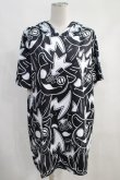 画像1: NieR Clothing / 総柄半袖プルパーカー  黒×白 H-23-12-17-1027-PU-TO-KB-ZH (1)