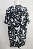 画像2: NieR Clothing / 総柄半袖プルパーカー  黒×白 H-23-12-17-1027-PU-TO-KB-ZH (2)