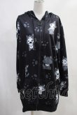画像1: NieR Clothing / 総柄ZIPパーカー  黒 H-24-01-12-025-PU-TO-KB-ZT098 (1)