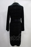 画像3: NieR Clothing / 3POCKET 111CM LONG UNISEXベロアルームウェア  黒 H-24-01-27-036-PU-TO-KB-ZT001 (3)