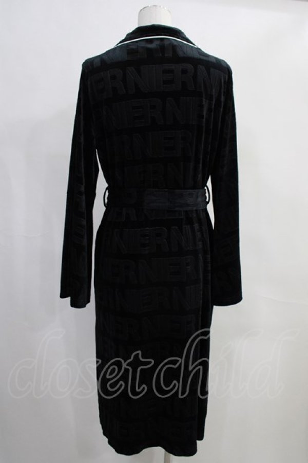 画像3: NieR Clothing / 3POCKET 111CM LONG UNISEXベロアルームウェア  黒 H-24-01-27-036-PU-TO-KB-ZT001 (3)