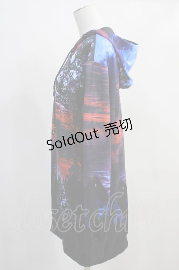 画像2: NieR Clothing / 総柄ZIPパーカー  黒×赤×青 H-24-02-08-033-PU-TO-KB-ZT180 (2)