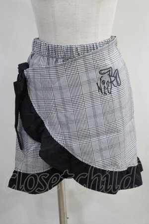 画像: NieR Clothing / フリル付きチェック柄巻きスカート  グレー H-24-05-18-029-PU-SK-KB-ZH